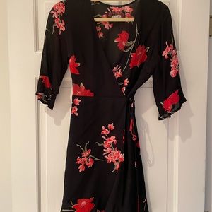 Reformation wrap mini dress, perfect transition day-night! Worn 1x @ honeymoon.